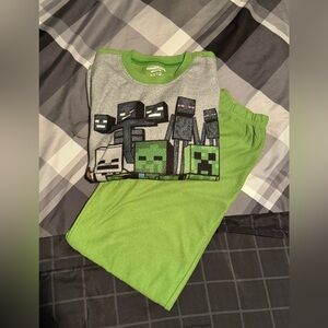 Boys Minecraft Pajamas (Size 10/12)